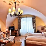 Hotel-Residenz Schrannenhof 4*