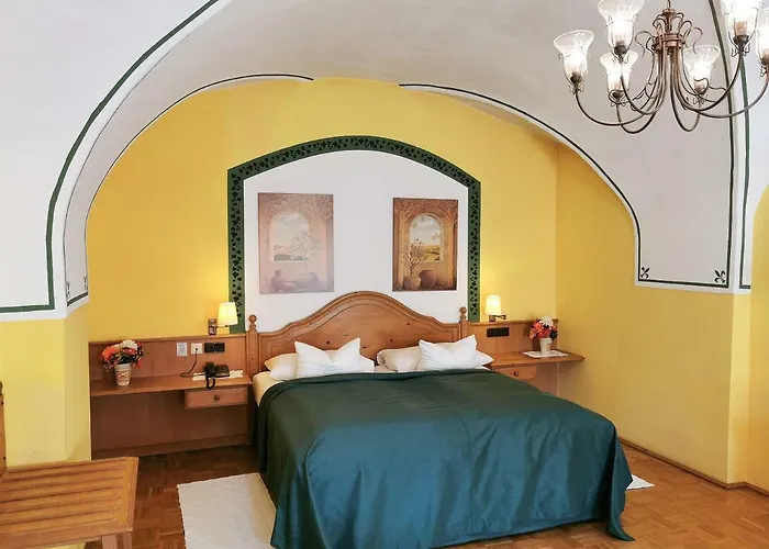 Hotel-Residenz Schrannenhof 4*